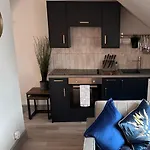 Cosy Flat In Town Centre